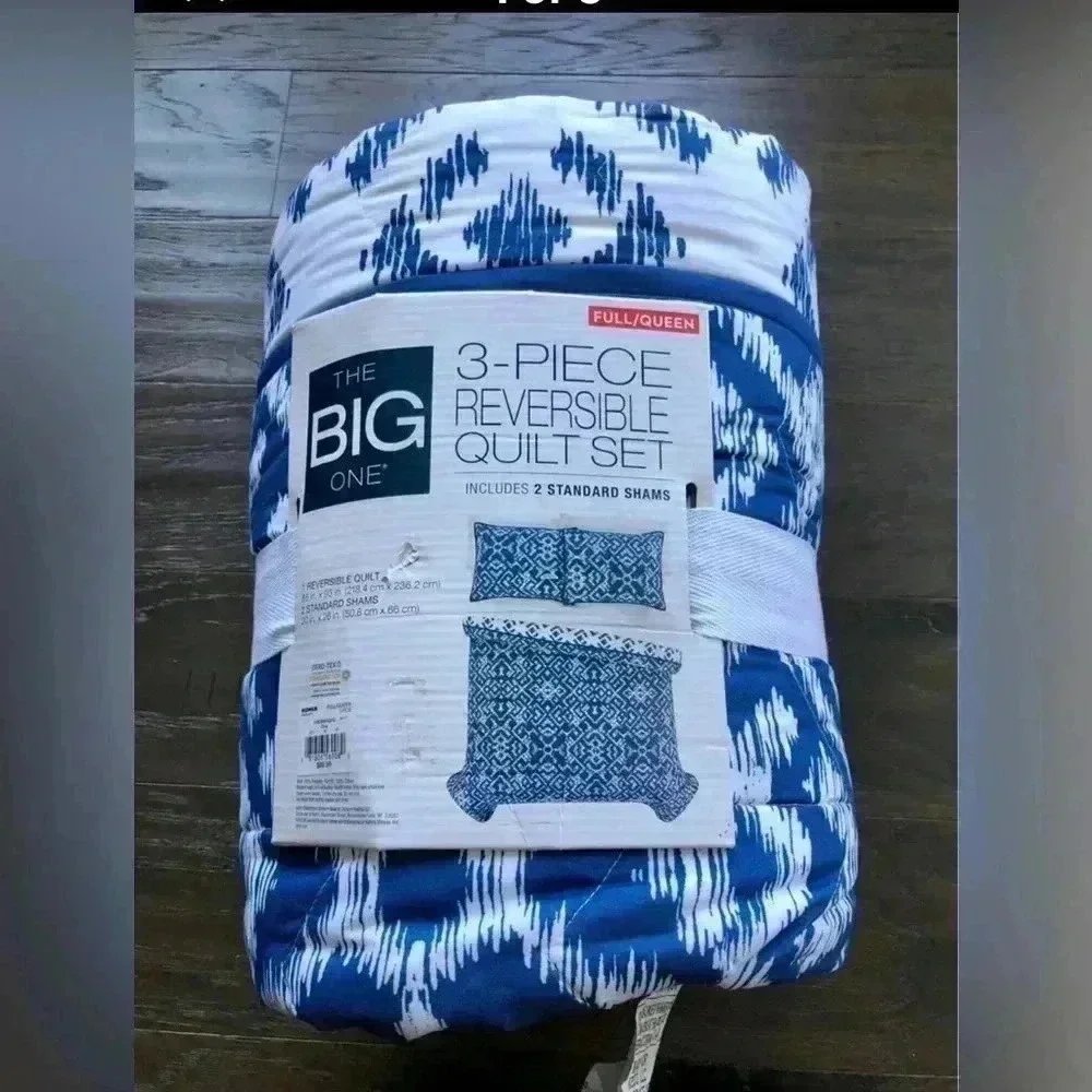 Kohl’s Big One Reversible Olivia Quilt Set w/2 Shams Blue geometric pattern F/Q